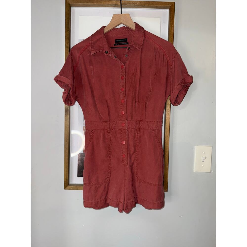 Urban Outfitters short sleeve dust rose romper size small